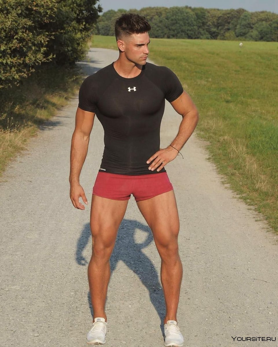 Спортивные женские ноги