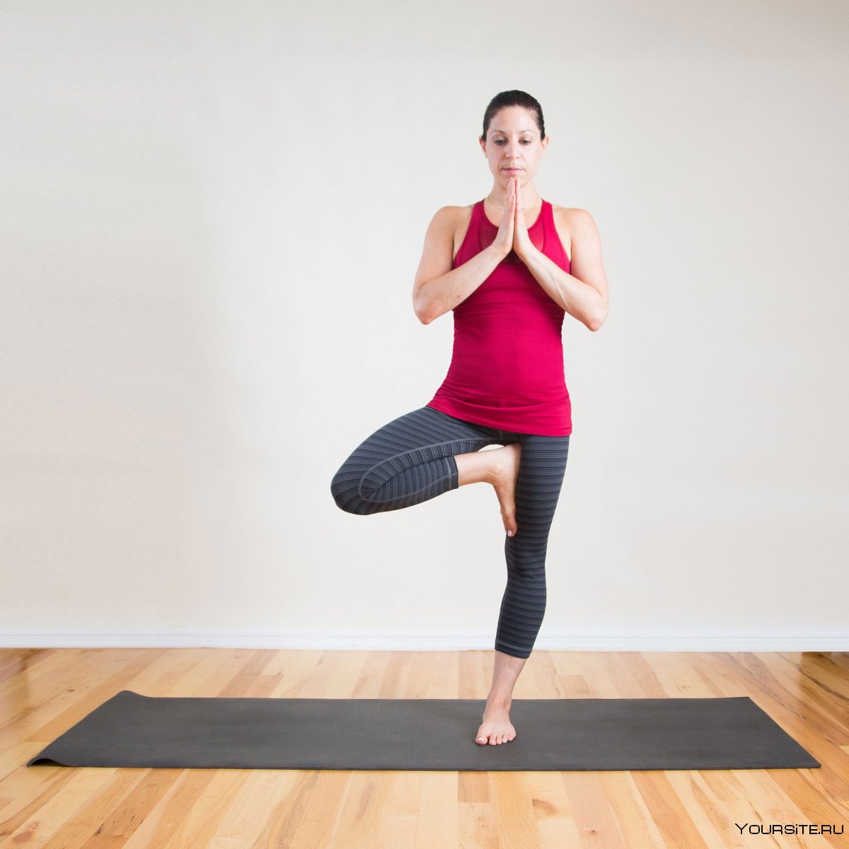 Йога поза Уттанасана