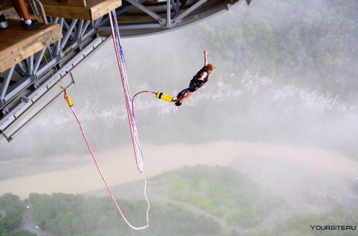 Роупджампинг – прыжки с веревкой. Вышка 50 метров – корпуса.
