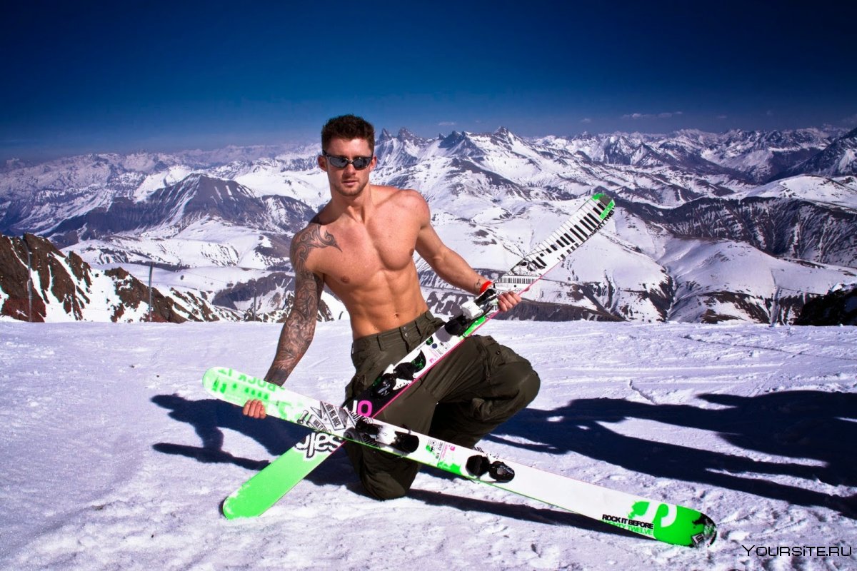 Мужчина на горных лыжах
