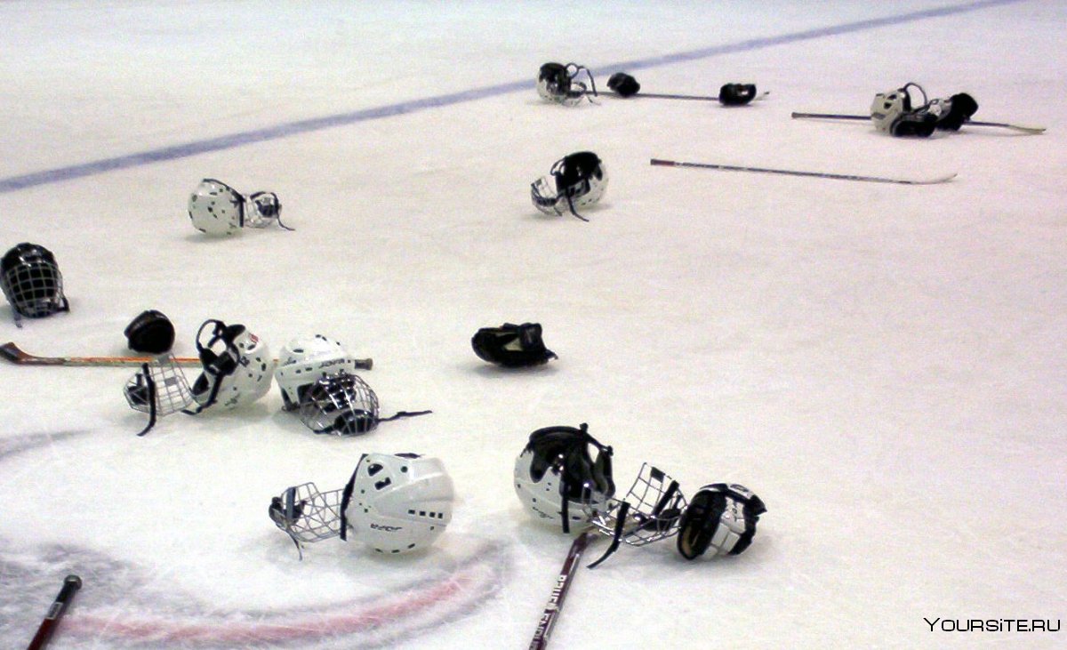 Шлем хоккейный на льду