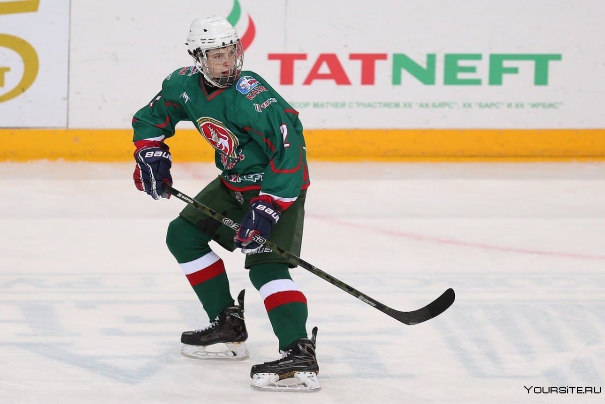 Джастин Азеведо канадский хоккеист