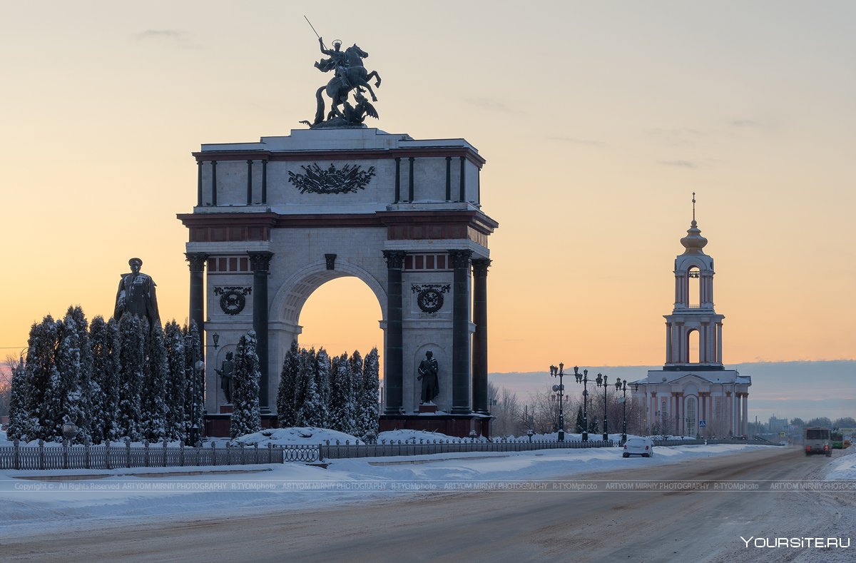Триумфальная арка Курск зима