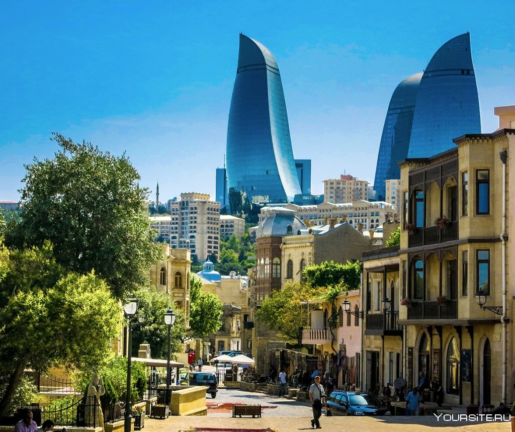 Девичья башня в Баку вид с моря