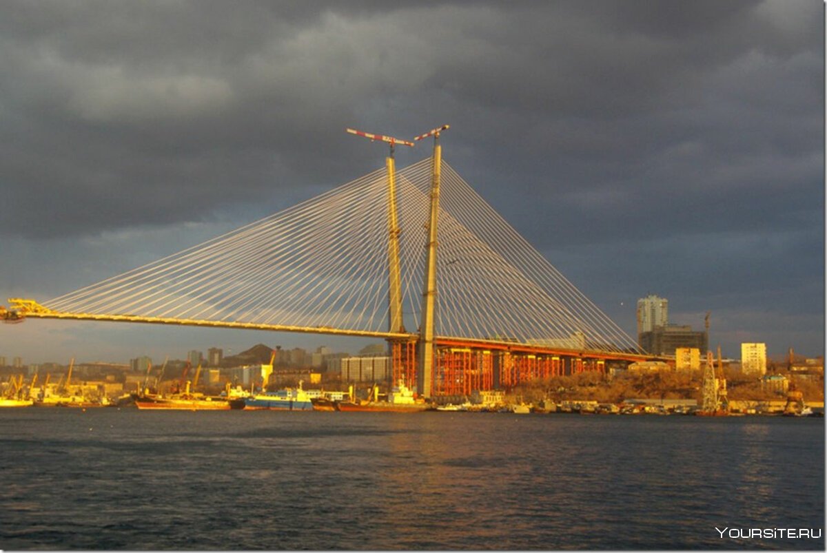 Ночной Владивосток мост золотой Рог