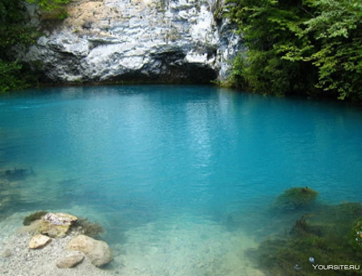 Гагры Абхазия голубое озеро