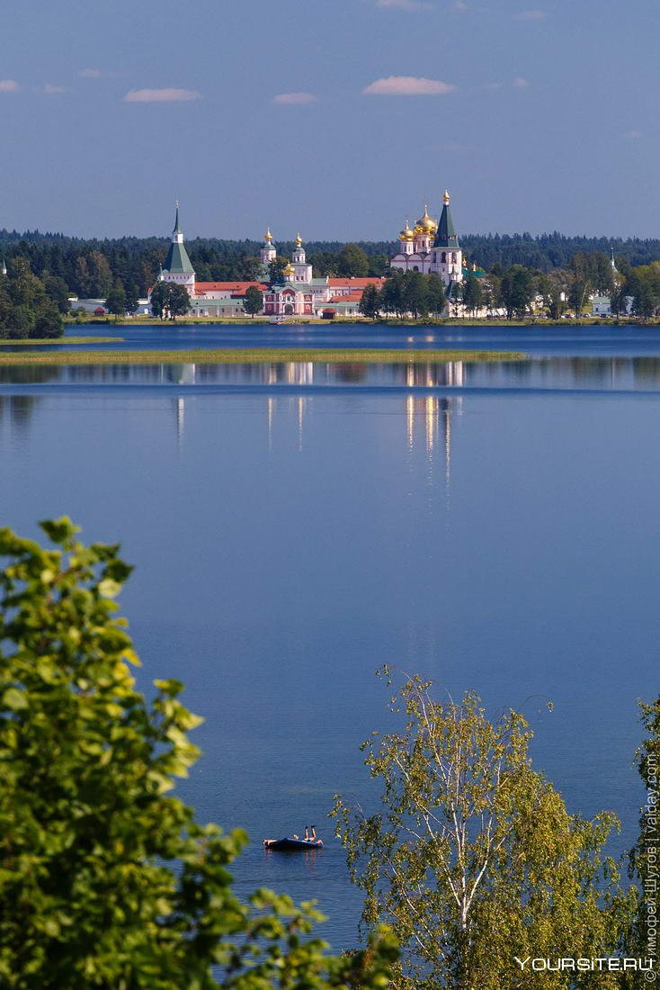 Иверский монастырь на Валдае на озере