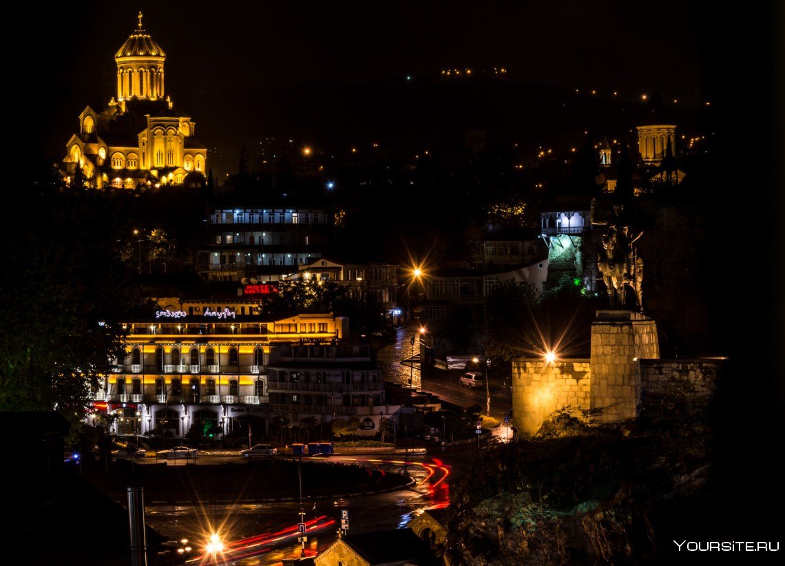 Грузия Тбилиси ночью