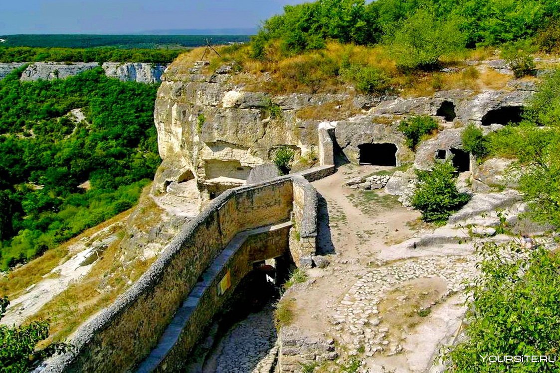 Город крепость Чуфут-Кале Крым