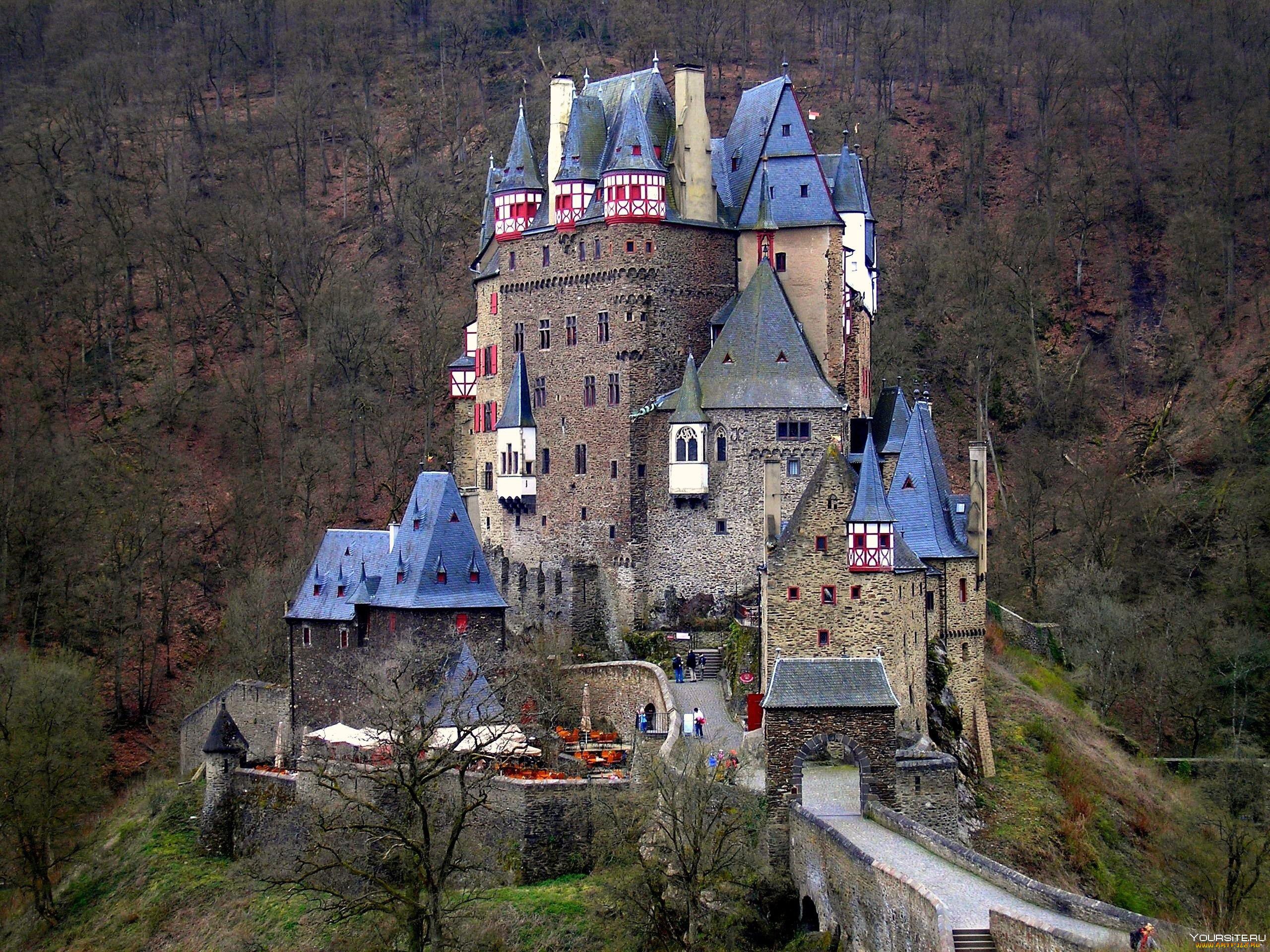 4 значный замок. Замок Бург Эльц Германия. Замок Эльц, Виршем, Германия. Замок Эльц Рейнланд-Пфальц Германия. Замок Бург Эльц Германия внутри.