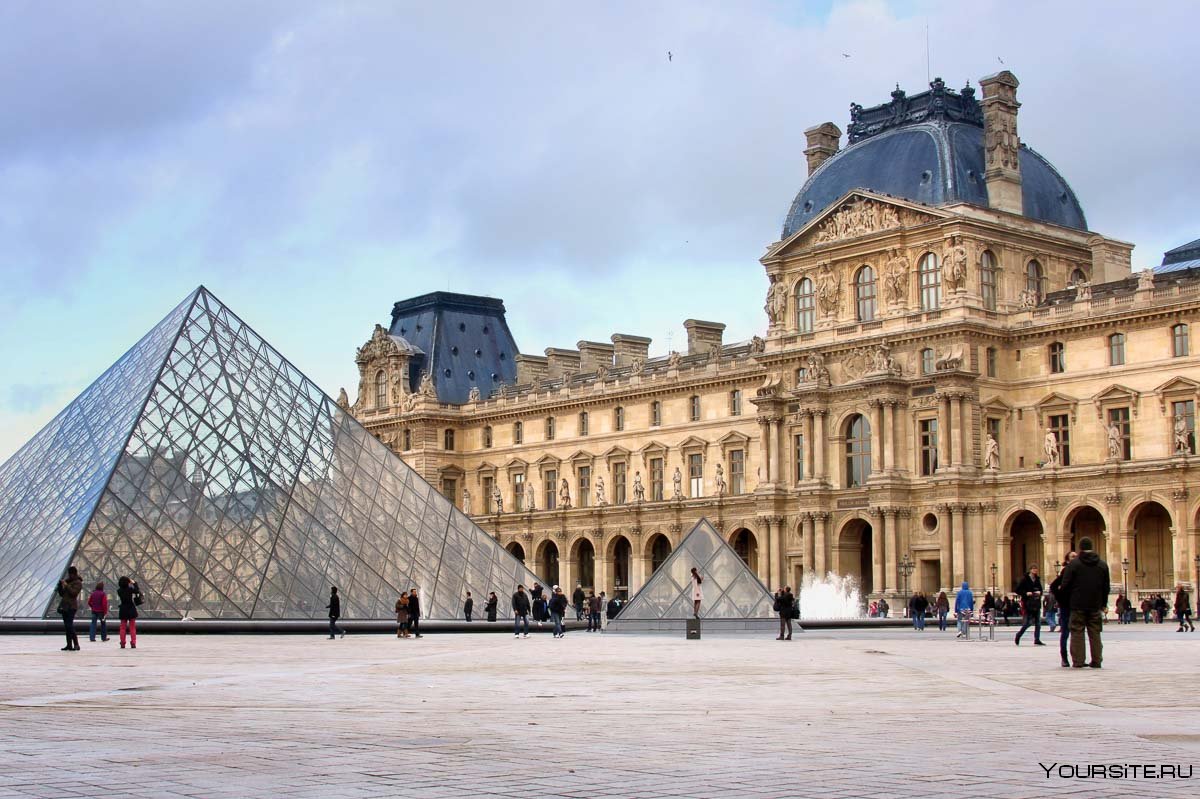 Лувр - художественный музей в Париже