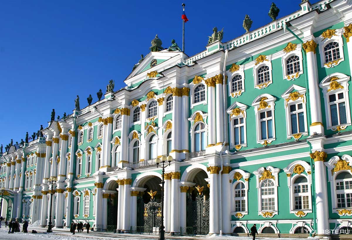 Ансамбль зимнего дворца в Санкт-Петербурге