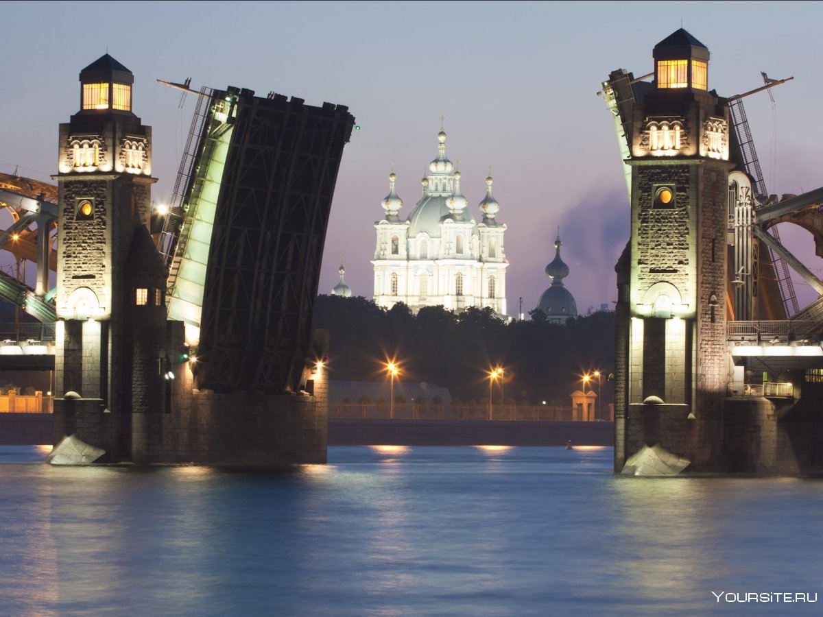 Смольный собор Большеохтинский мост в Санкт-Петербурге
