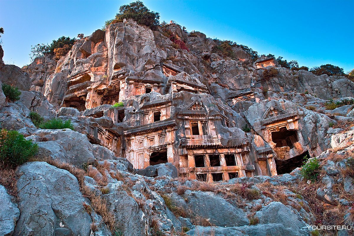 Турция храм в скале