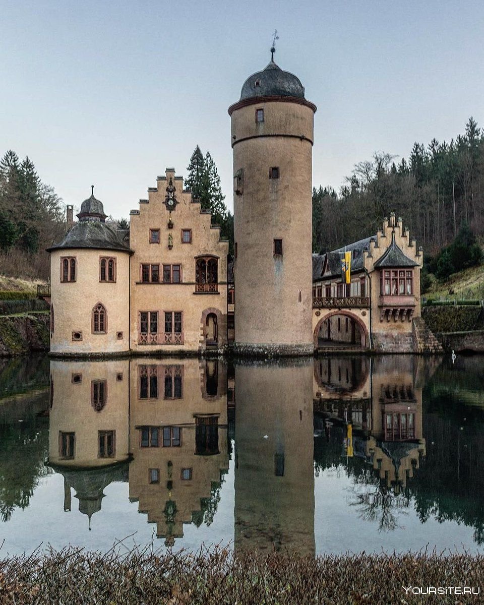 Замок Меспельбрунн Германия