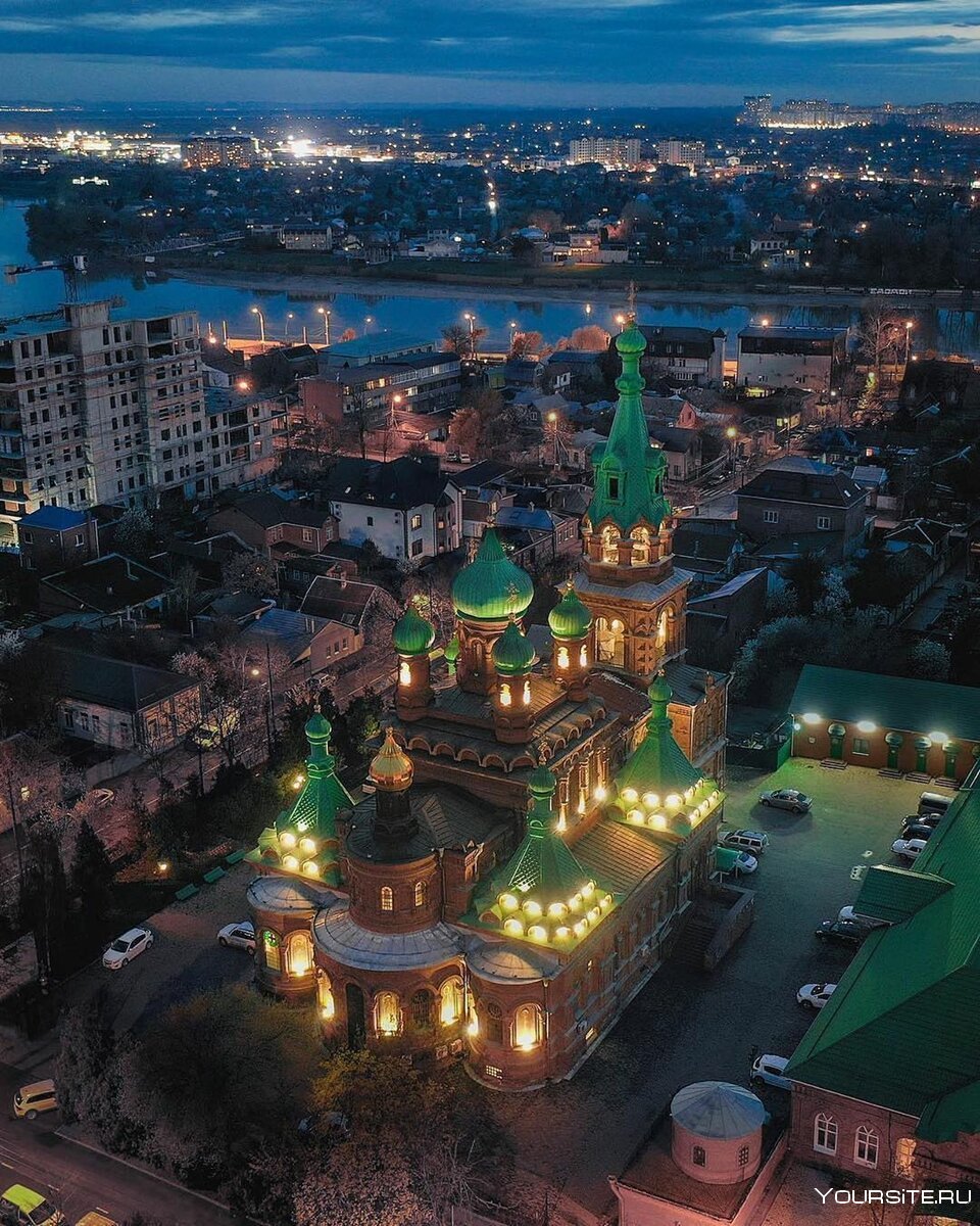 Свято-Троицкий собор ночью Краснодар