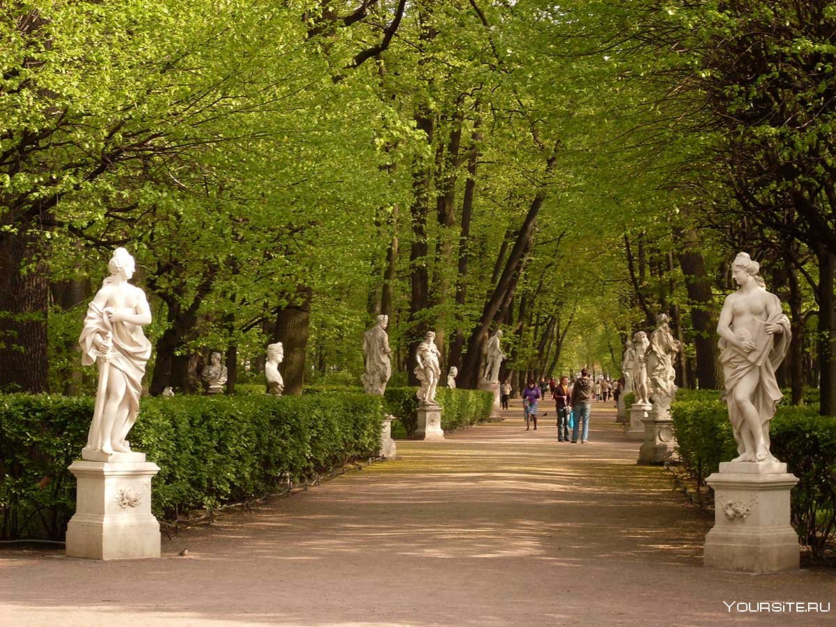 Санкт Петербург статуи в парке летний сад