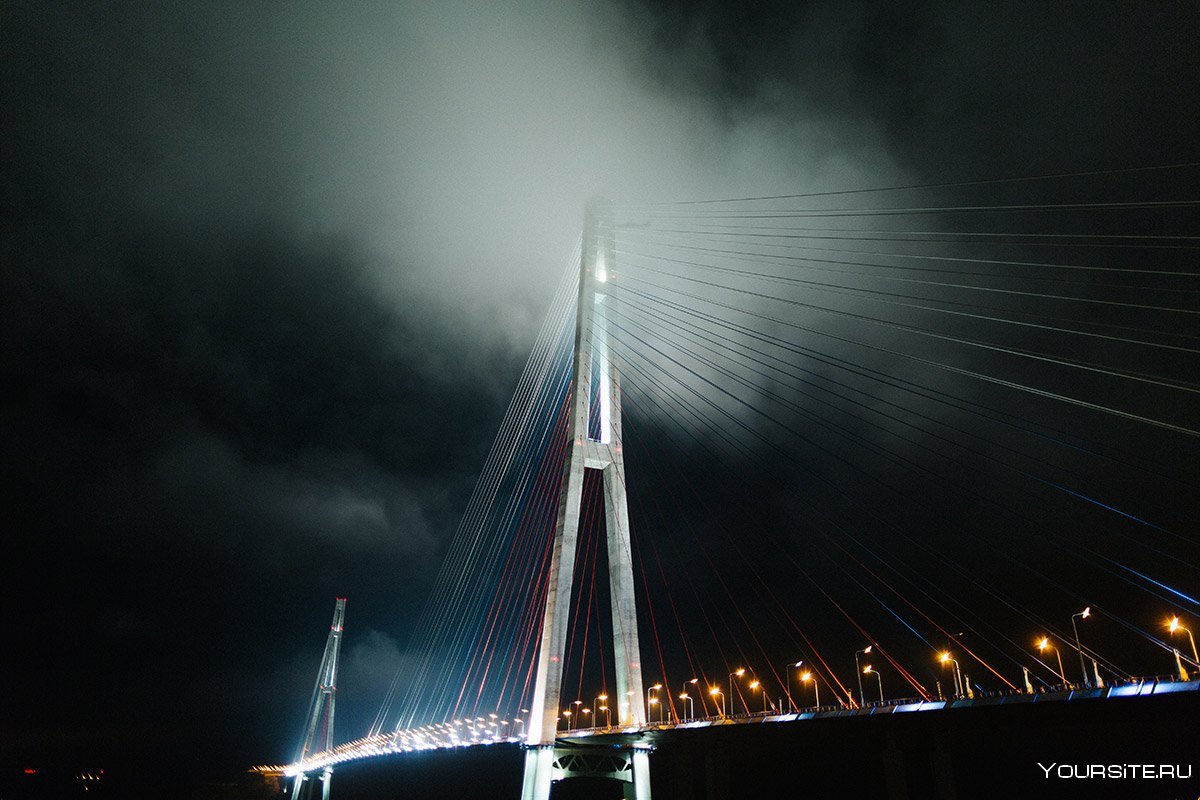Мост на русский остров Владивосток ночной
