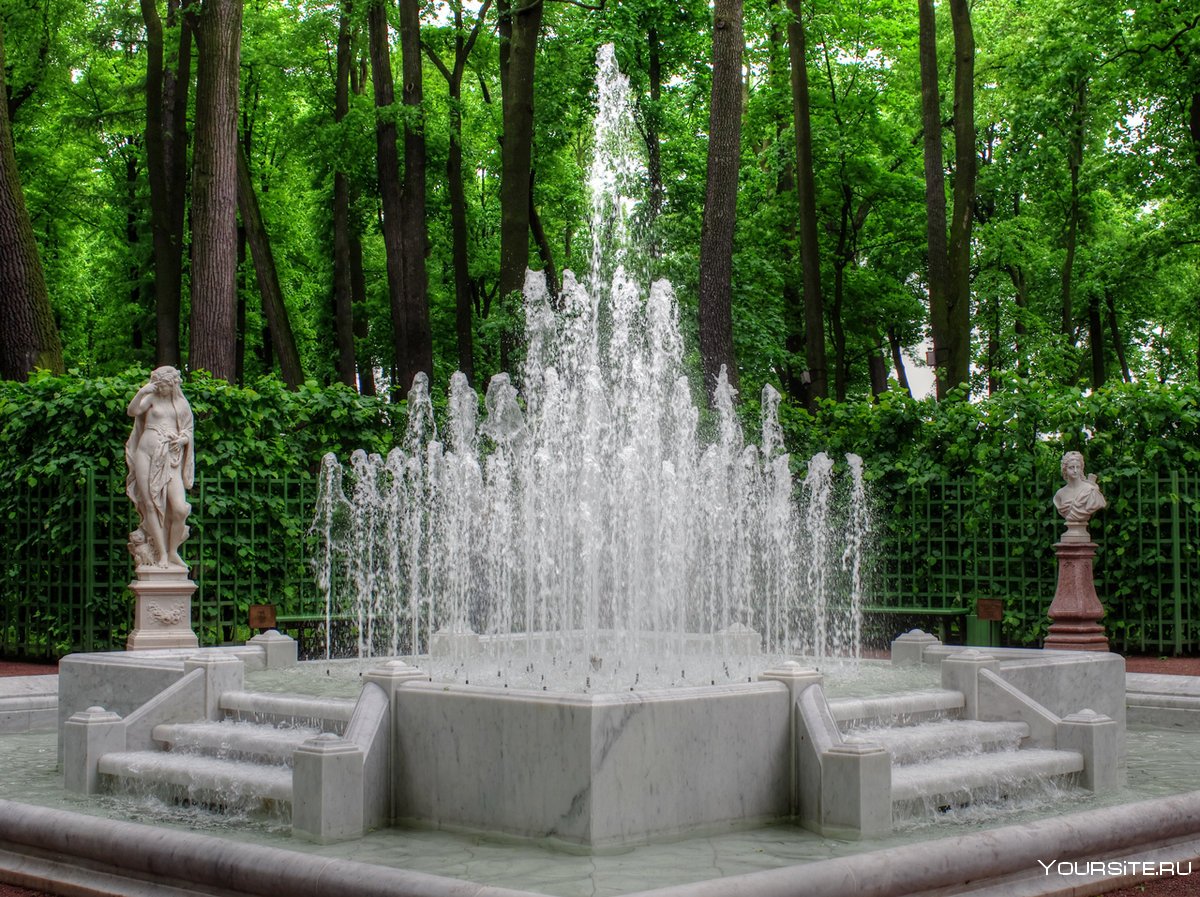 Летний сад в Санкт-Петербурге фонтан коронный