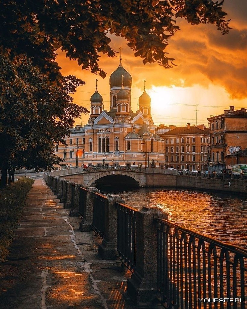 Церковь на канале Грибоедова в Санкт-Петербурге