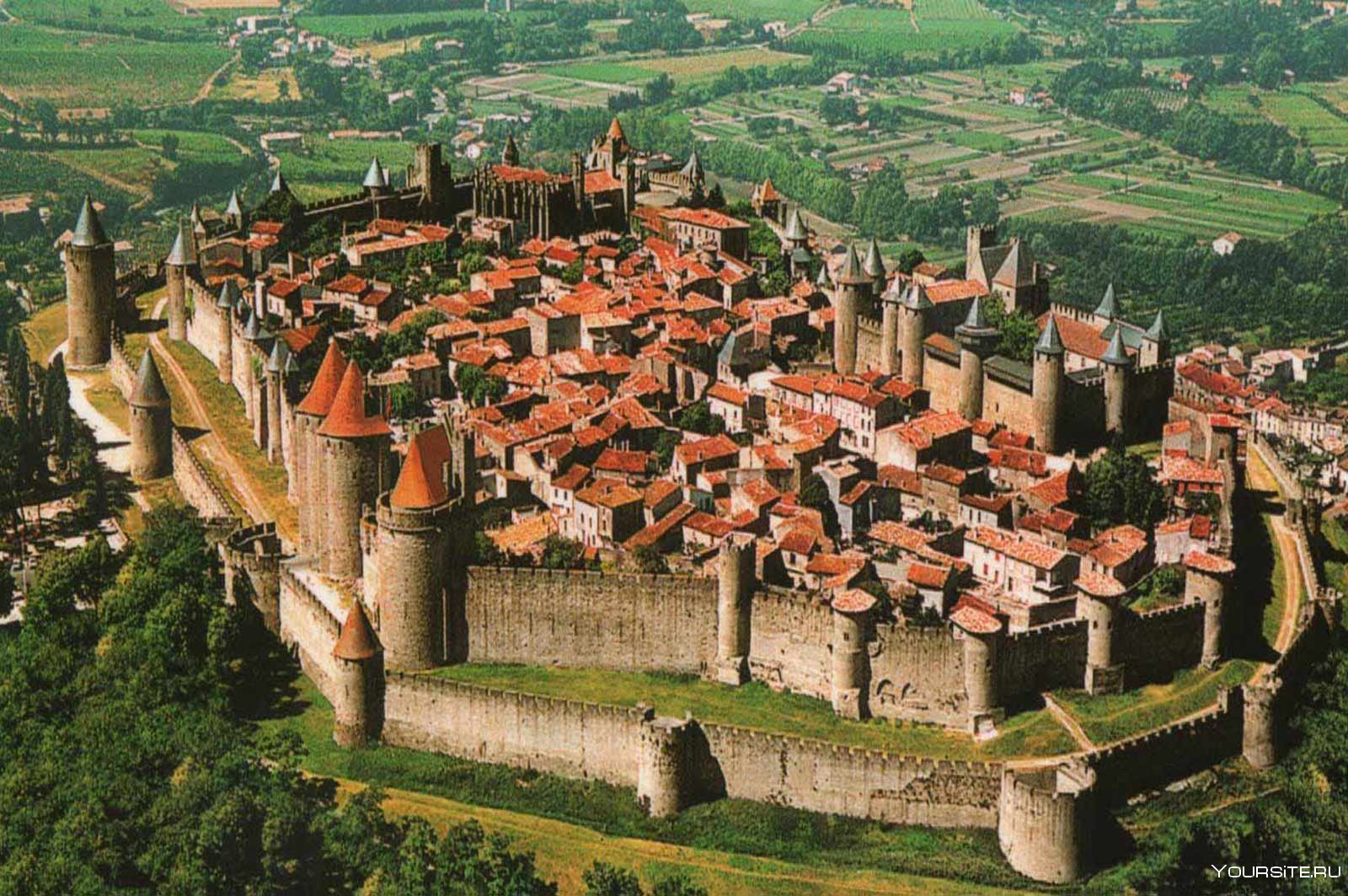 Название известных средневековых городов республик. Город-крепость Каркассон Франция. Каркассон замок Франция. Крепость Каркасон Каркасон. Ситэ или крепость Каркассон, Франция, Каркассон.