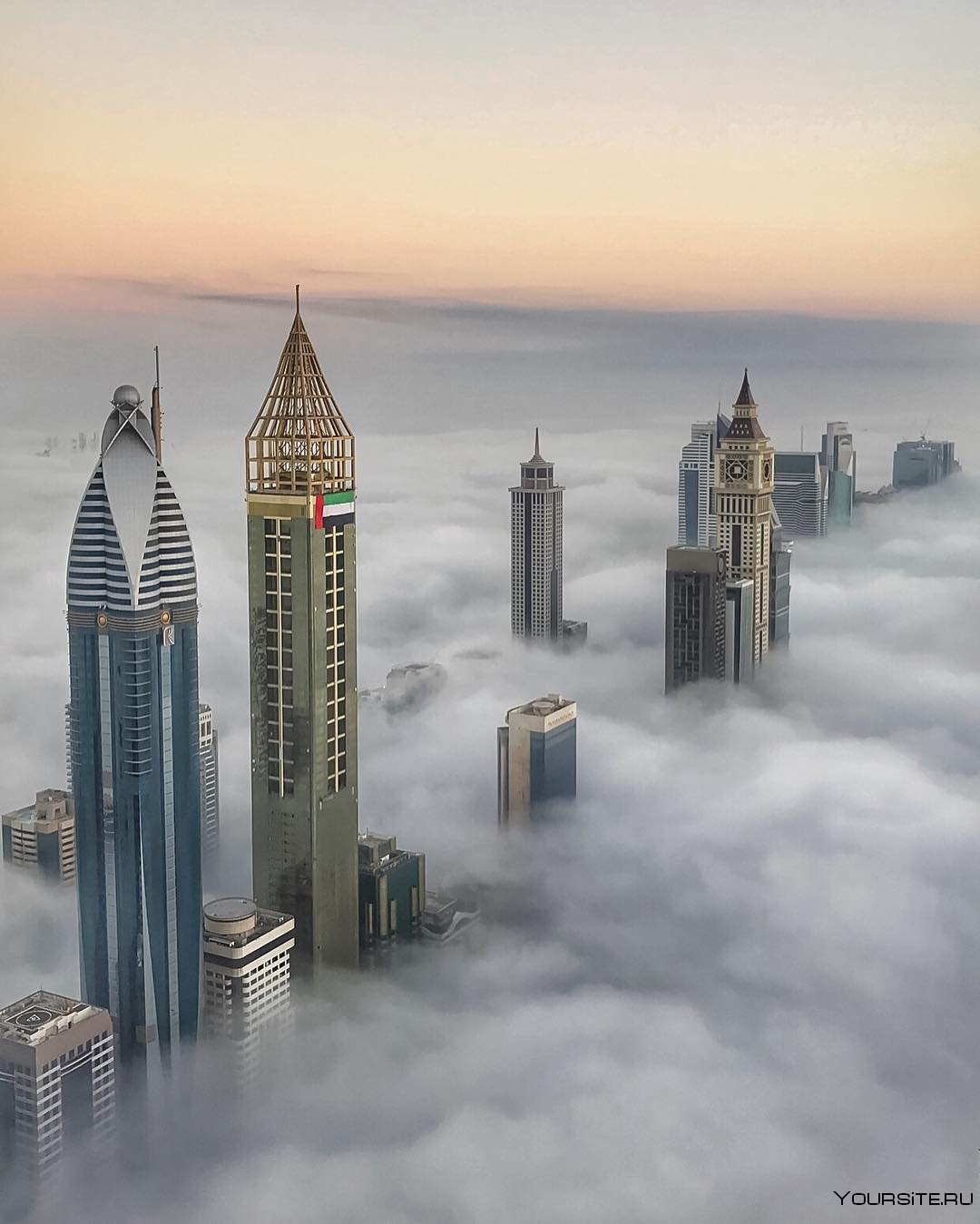 Дубай небоскребы. Арабские эмираты Бурдж Халифа. Небоскрёб Бурдж-Халифа в Дубае. Дубай Бурдж Халифа над облаками. Бурдж-Халифа (г. Дубай).
