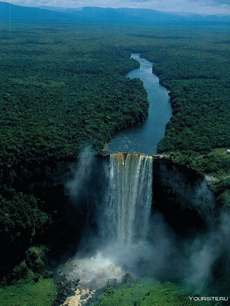 Водопад Кайетур