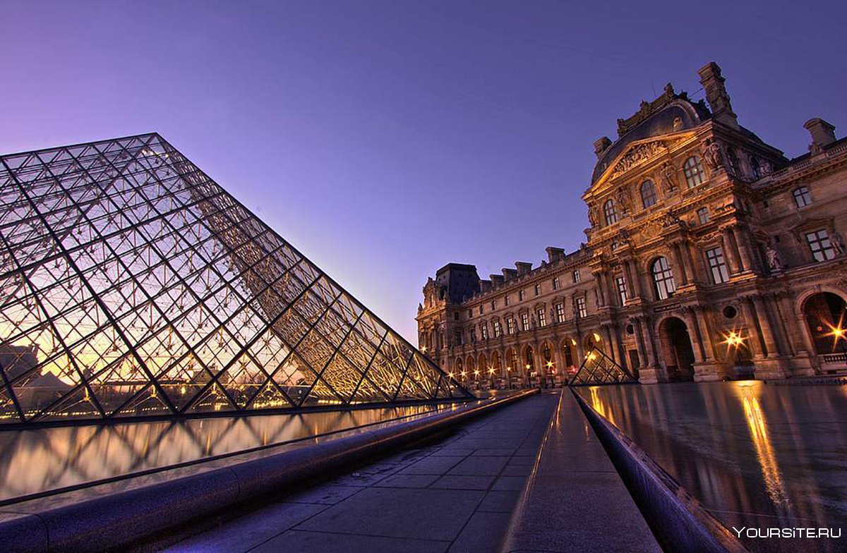 Лувр в Париже башня