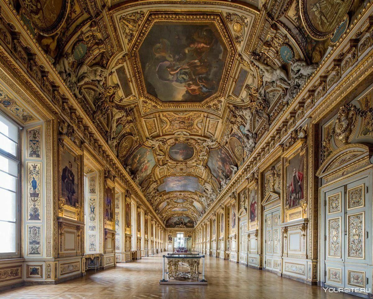 Луврского королевского дворца в Париже