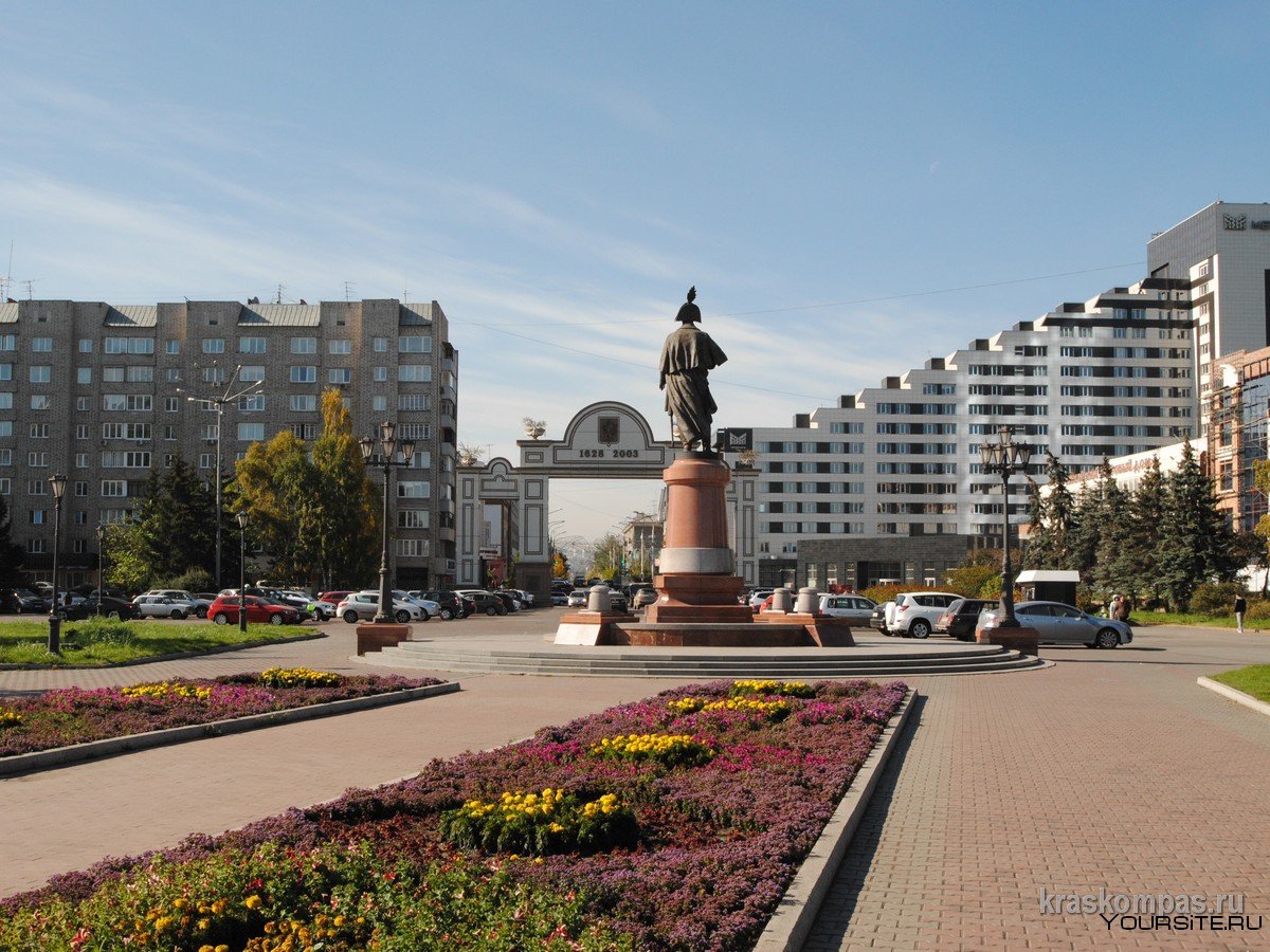 Площадь мир Красняосрк
