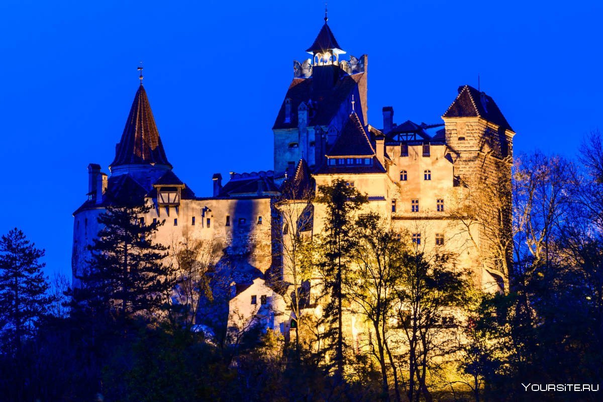 Замок Трансильвания ночь Румыния