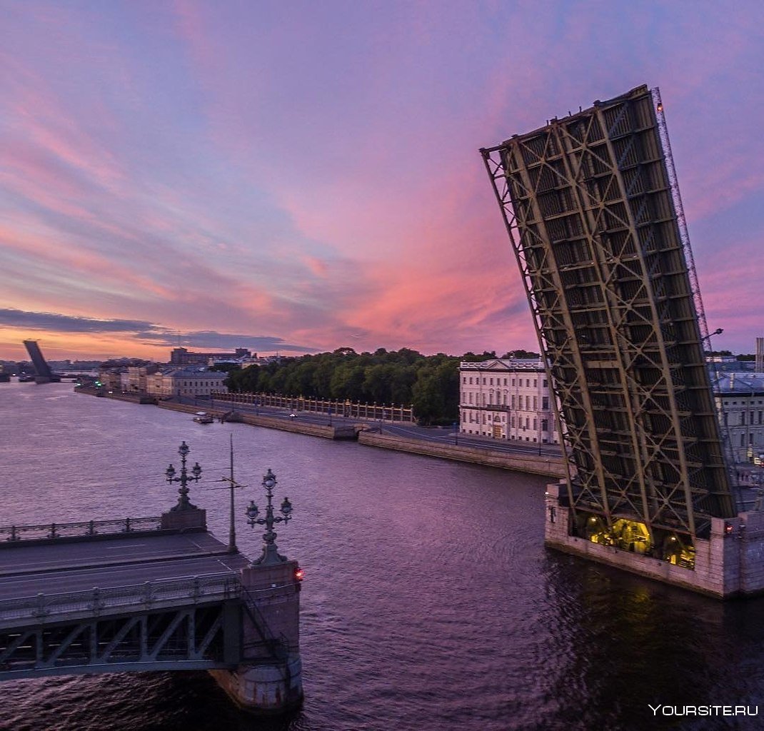 Санкт Петербург разводится 1 мост