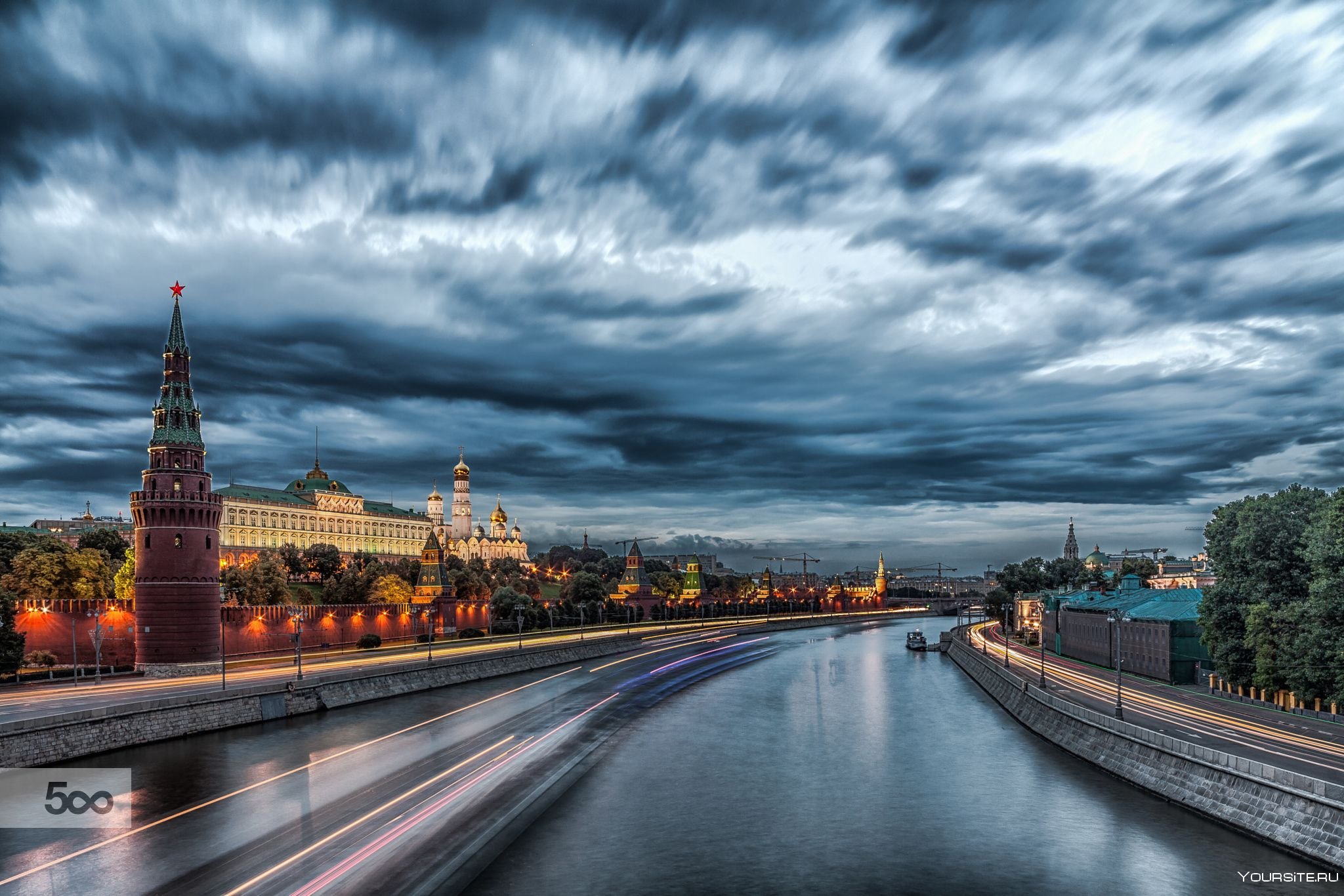 Вечерняя Москва летом