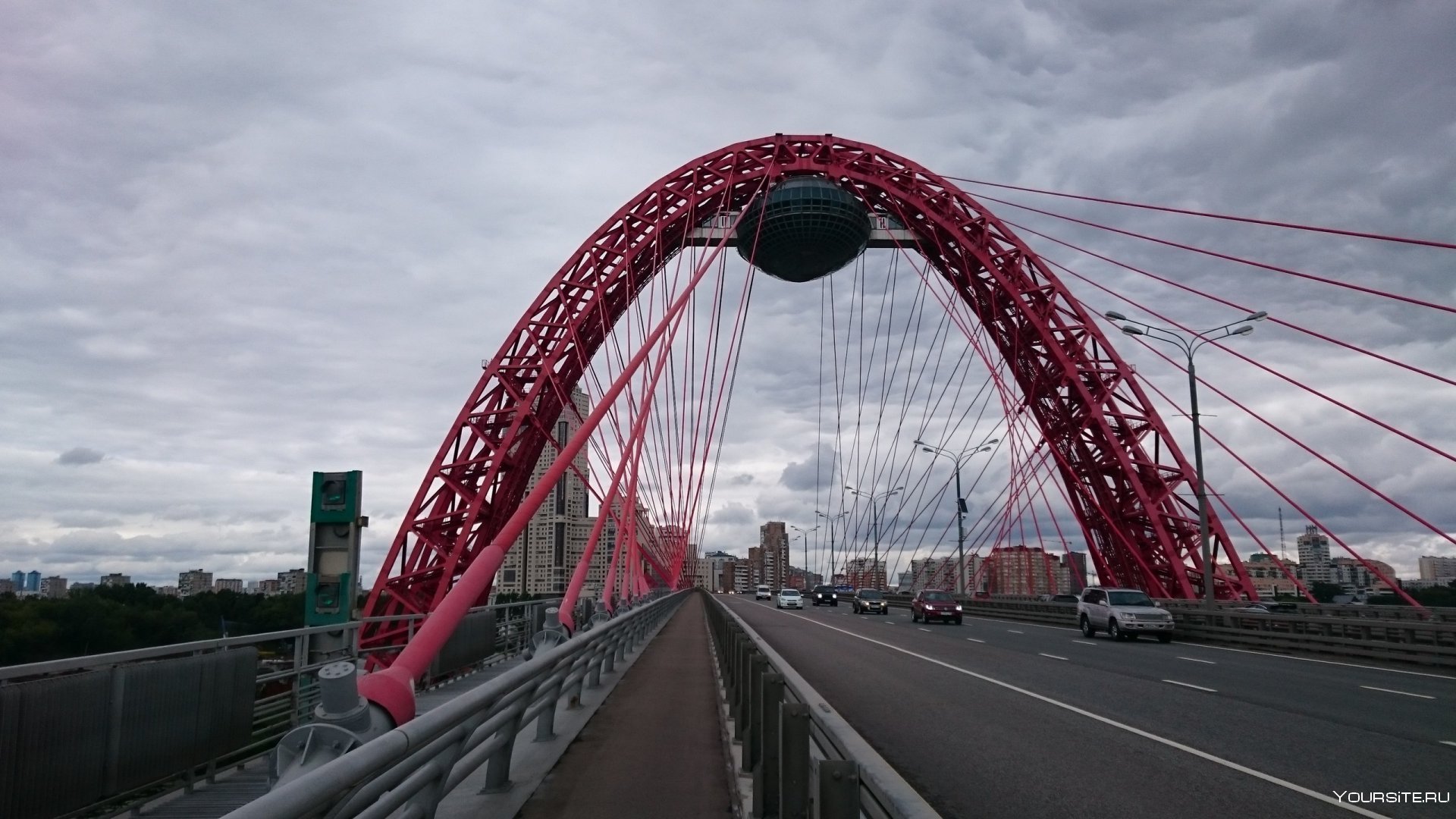 красный мост фото