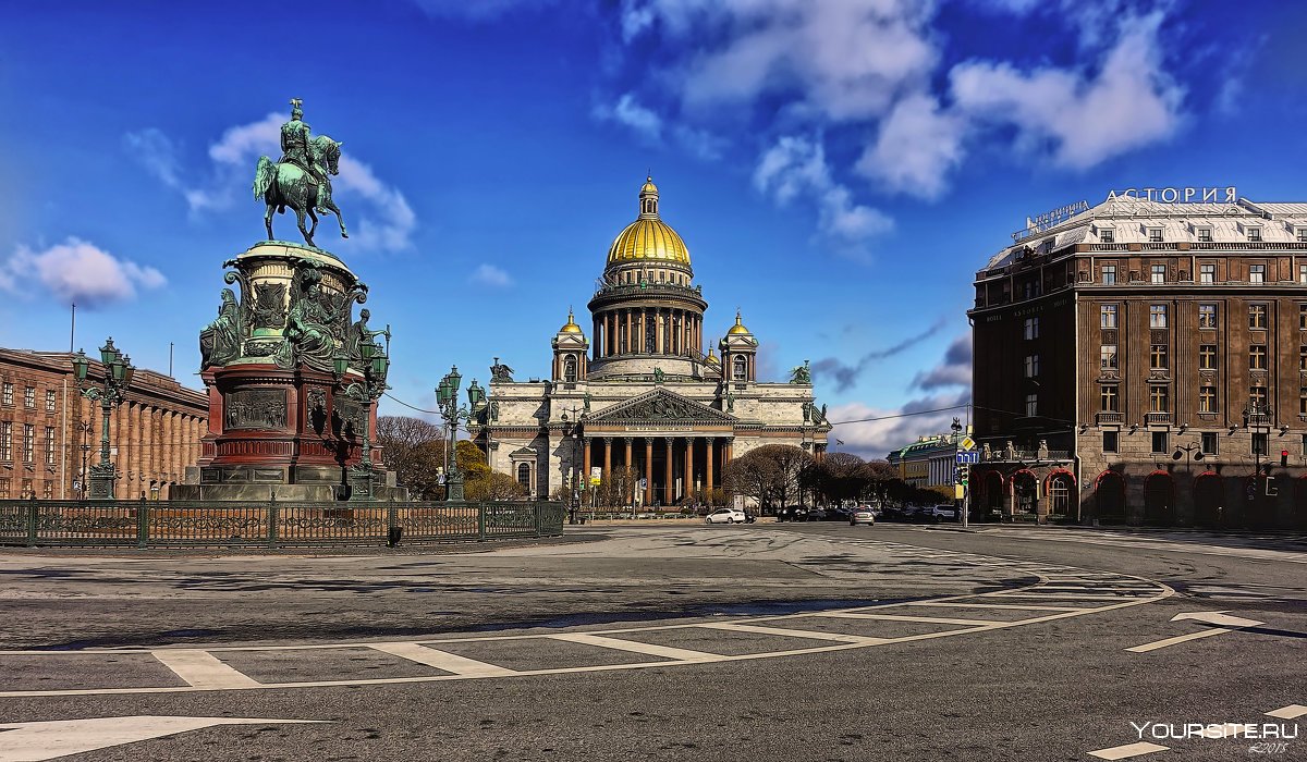 Исаакиевский собор и памятник Николаю 1 в Санкт-Петербурге