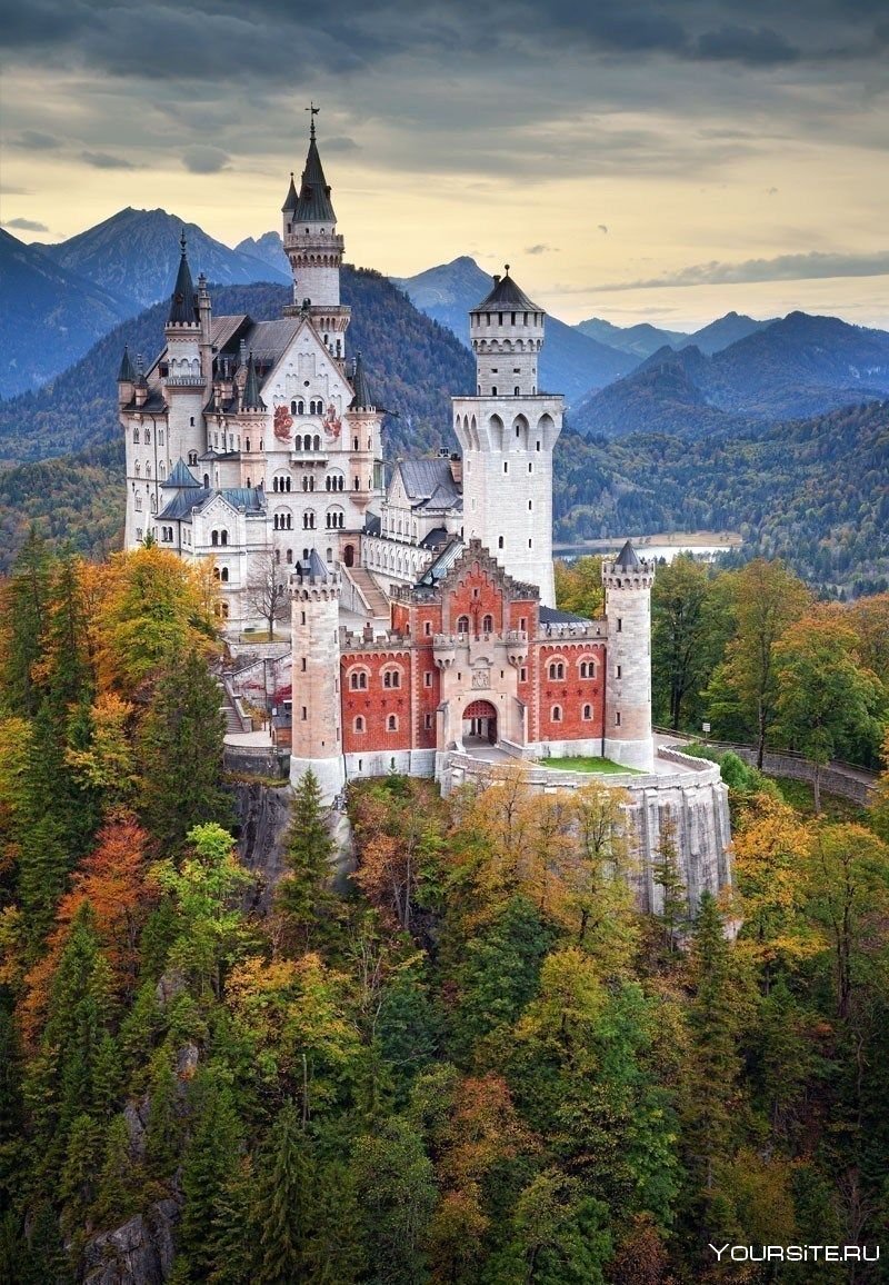 Королевский замок Нойшванштайн (Бавария)