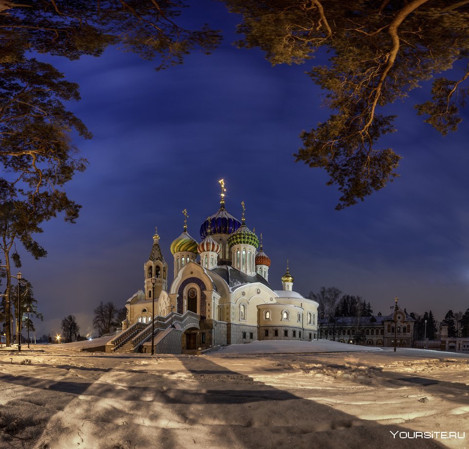 Храм в Переделкино зимой