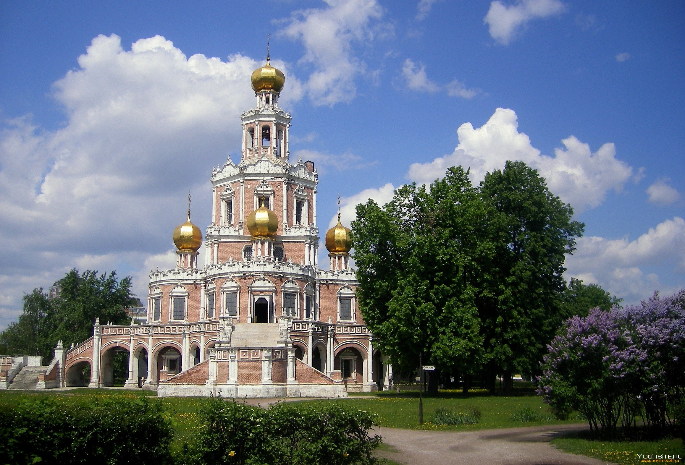 красивые храмы москвы