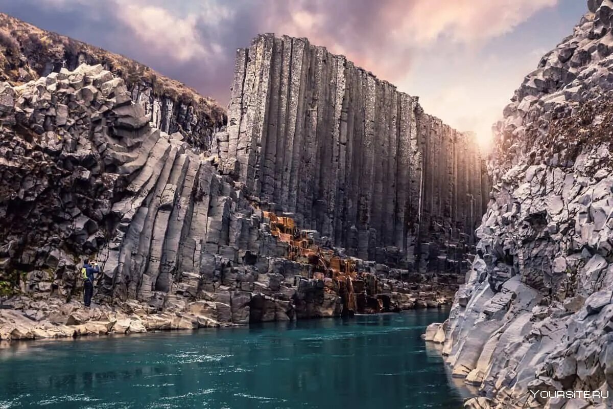 Базальтовые скалы Исландия