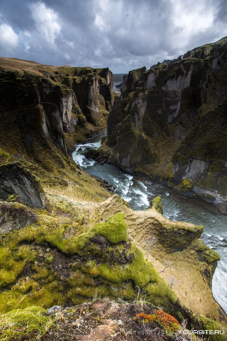 Базальт каньон в Исландии