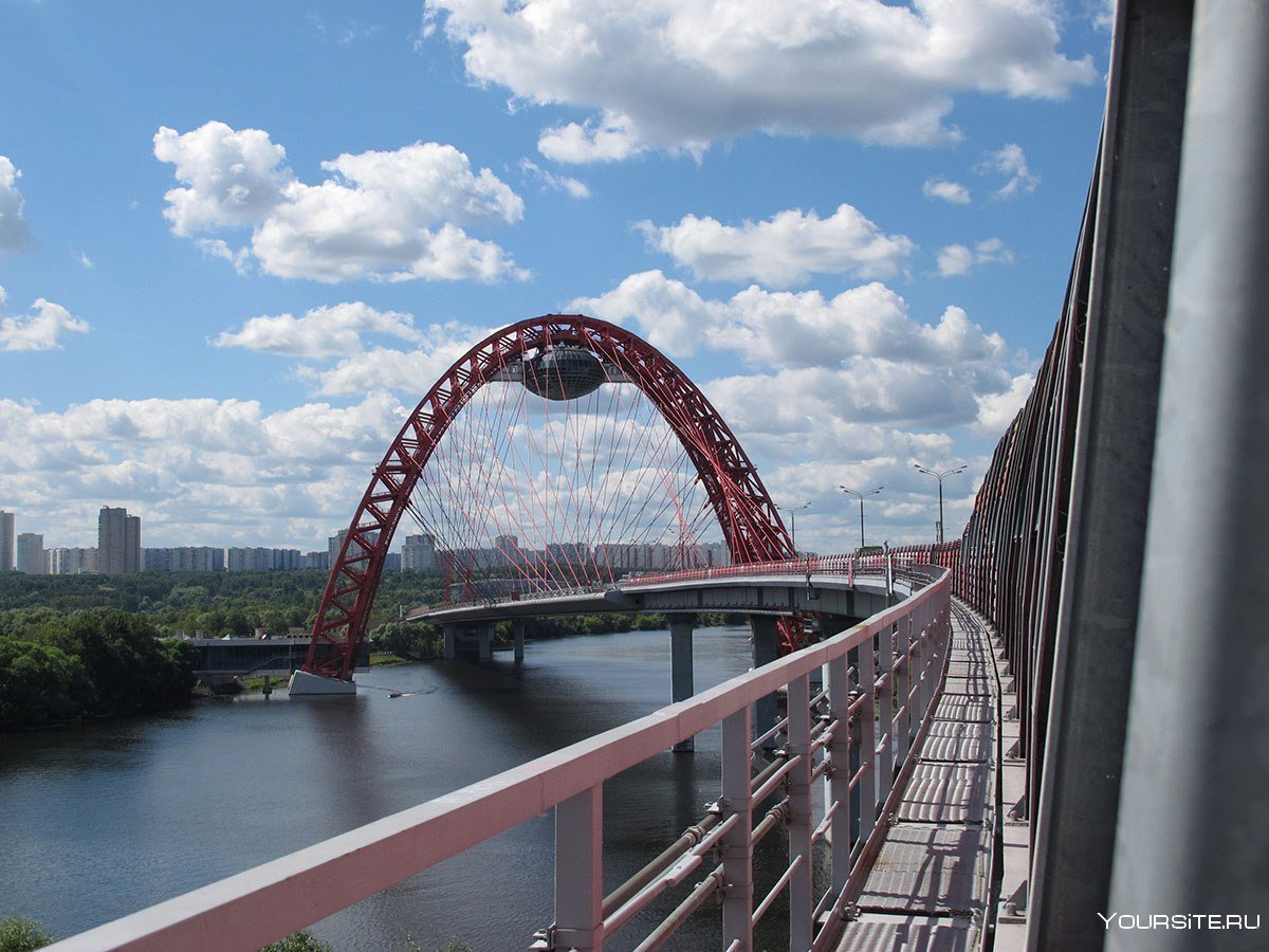 Живописный мост Крылатская