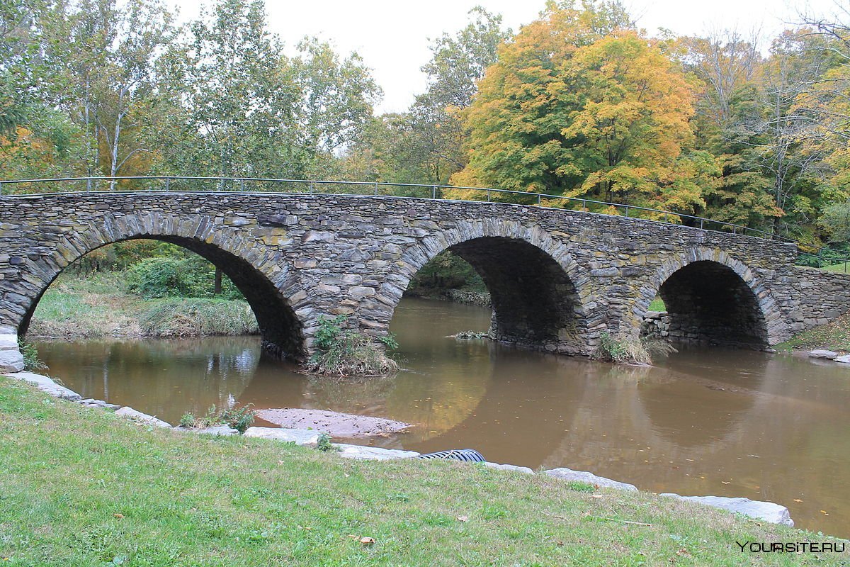Каменный мост с аркой