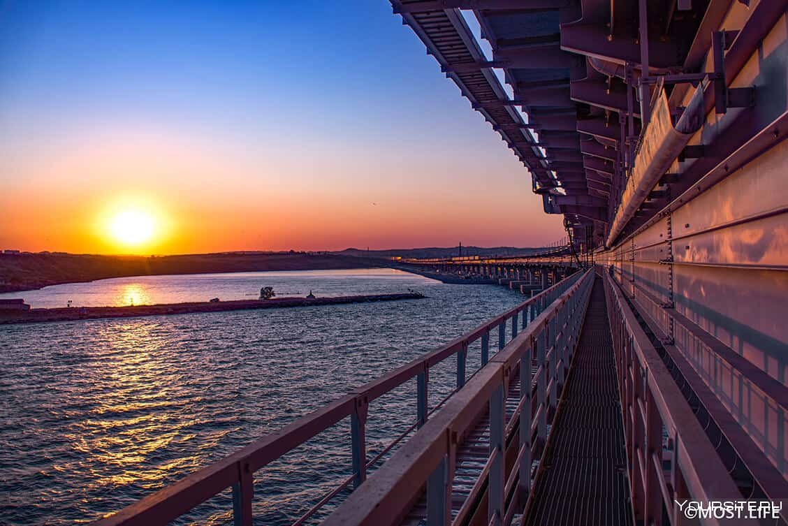 Крымский мост вечером