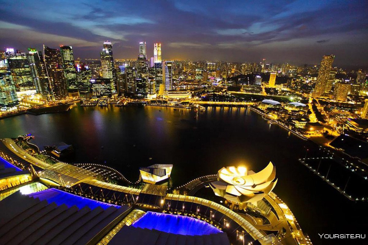 Густонаселенный город Сингапур