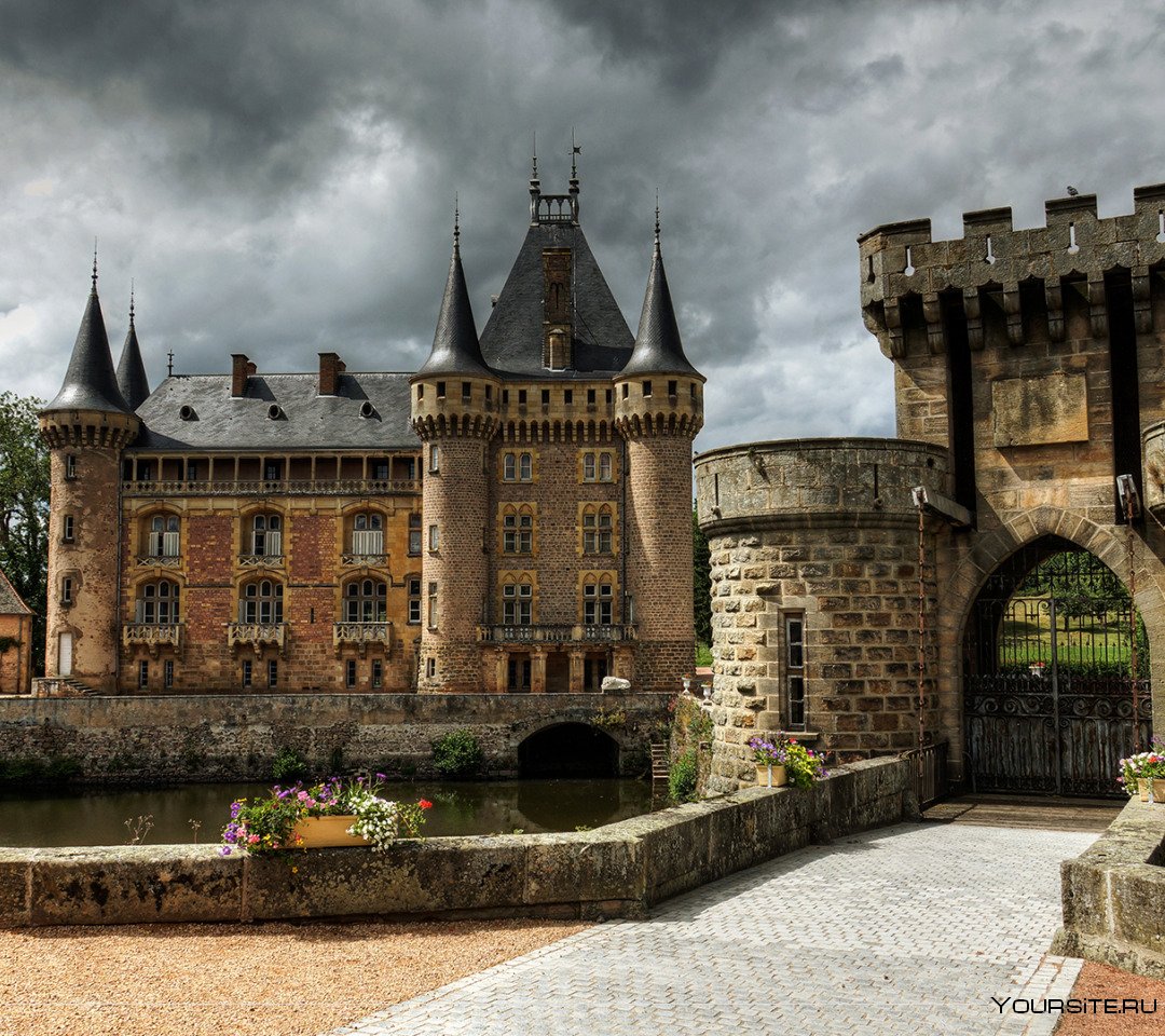 Французская Готика замок