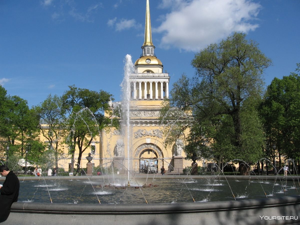 Фонтан у Адмиралтейства в Санкт-Петербурге