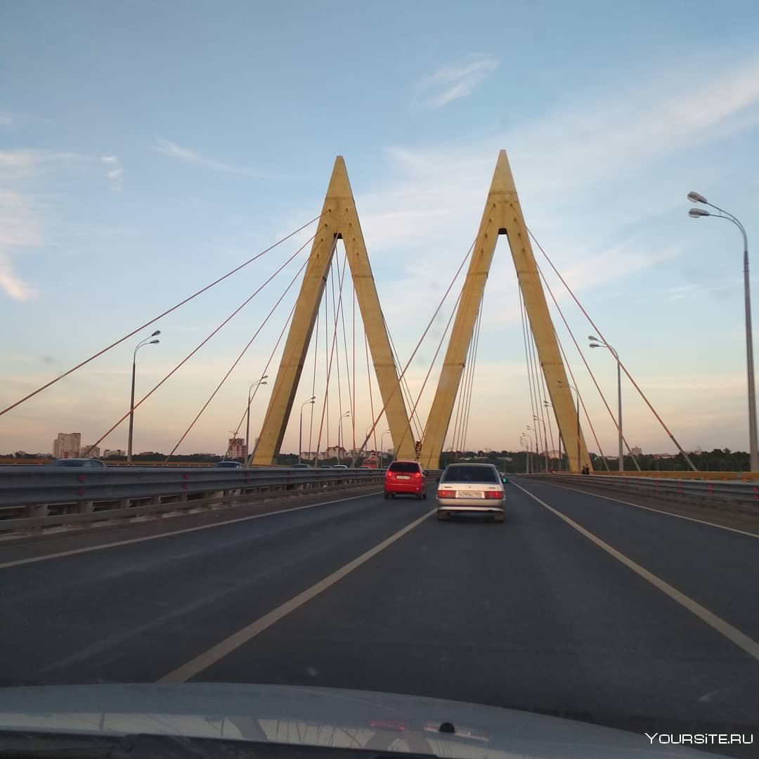 Казань Кремль вид на мост Миллениум .