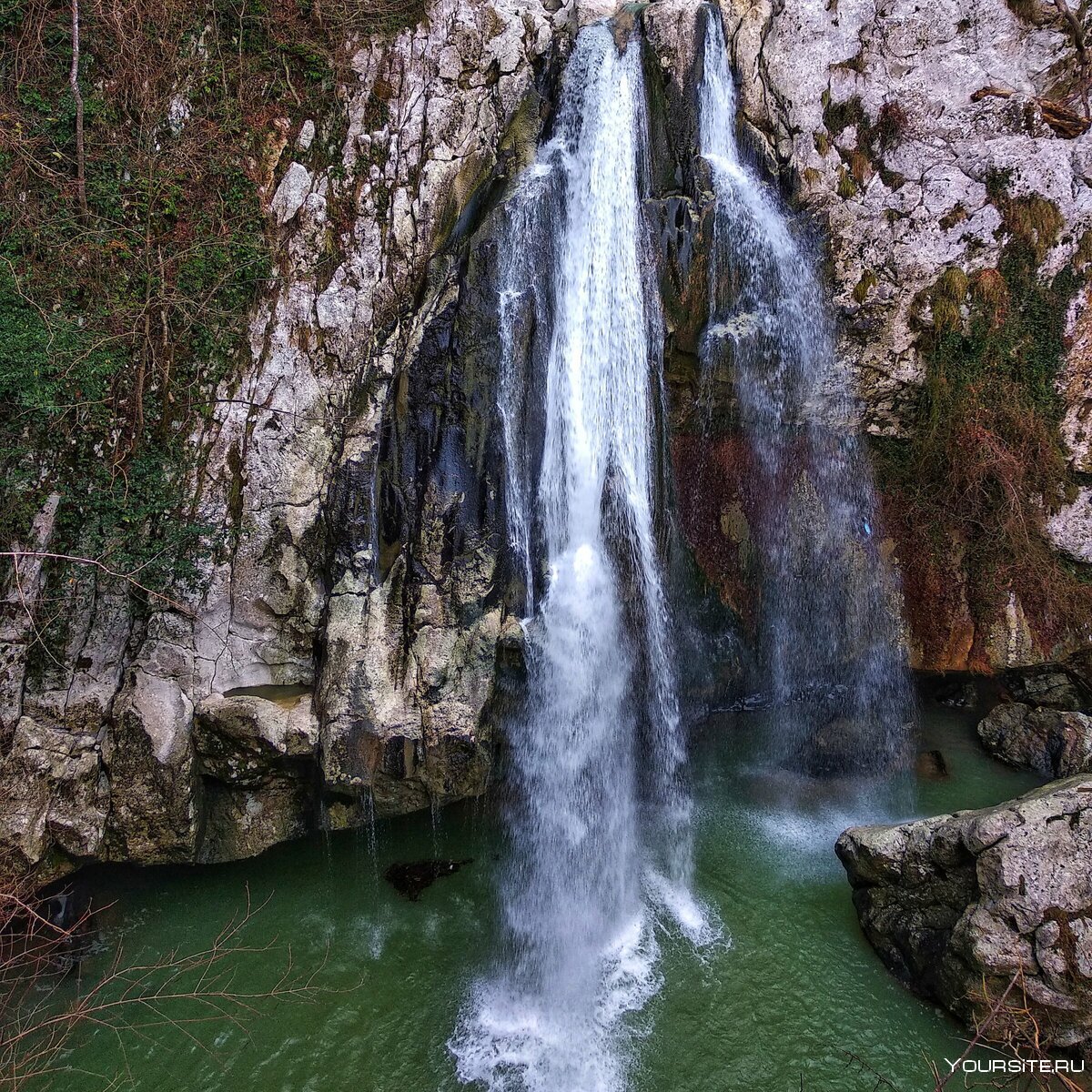 Верхний Агурский водопад