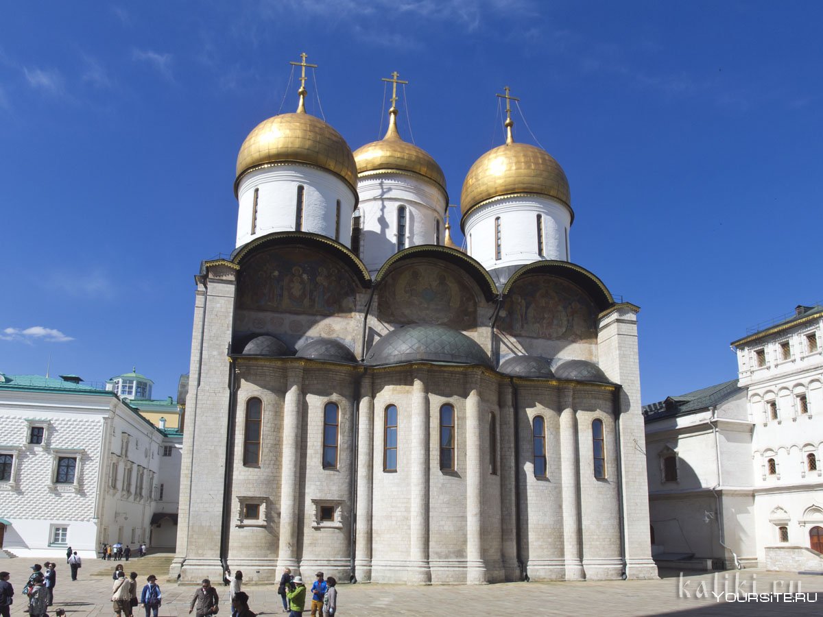 Успенский собор Московского Кремля колонны