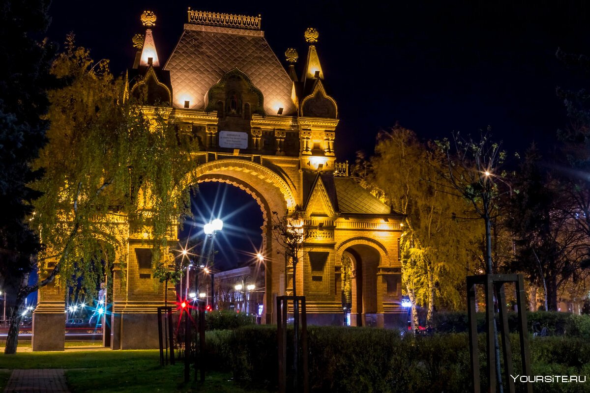 Триумфальная арка Краснодар ночью
